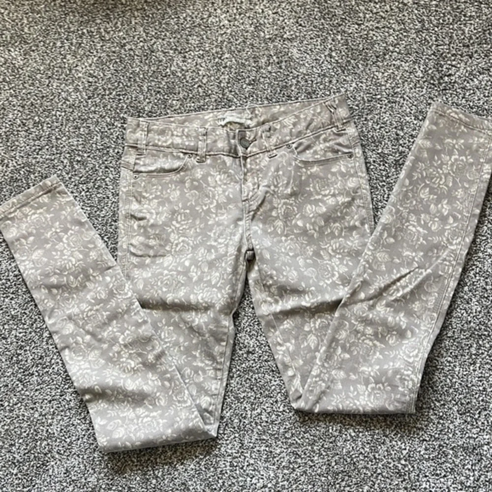 DESIGNED BY FREE PEOPLE! Straight Leg Floral‎ Pants Size 26